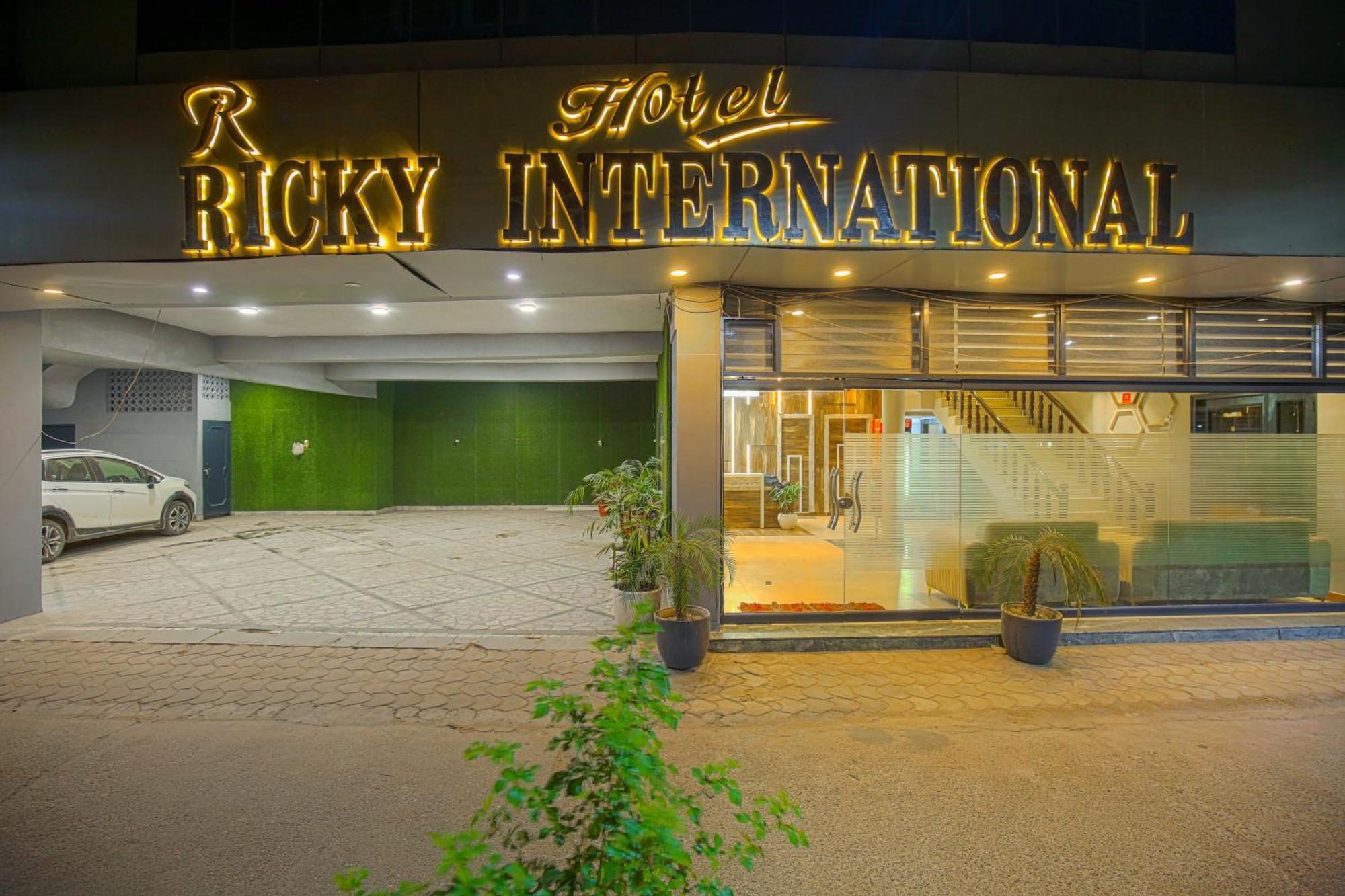 Hotel Ricky International Amritsar Extérieur photo